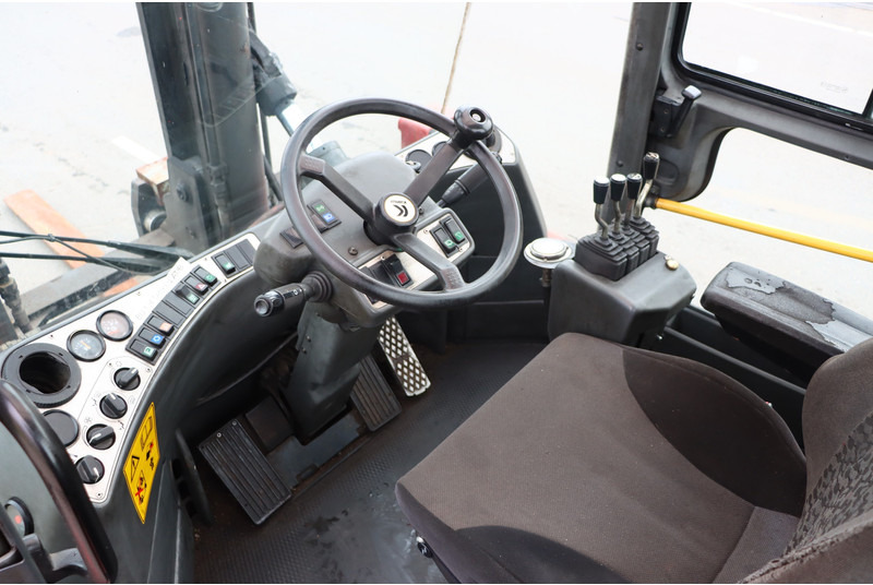 Kalmar DCE120-6 - Dieseltrukki: kuva Kalmar DCE120-6 - Dieseltrukki Kalmar DCE120-6 - Dieseltrukki: kuva Kalmar DCE120-6 - Dieseltrukki