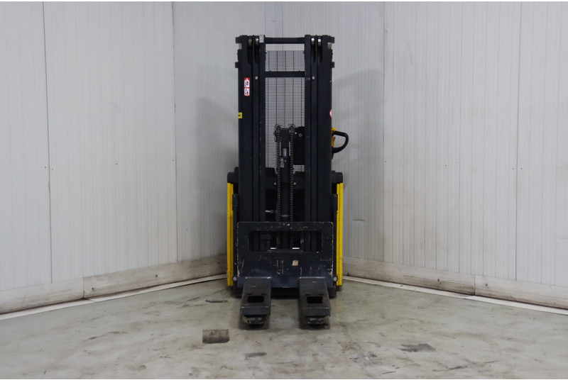 Komatsu CNI 14 - Pinoamistrukki: kuva Komatsu CNI 14 - Pinoamistrukki Komatsu CNI 14 - Pinoamistrukki: kuva Komatsu CNI 14 - Pinoamistrukki