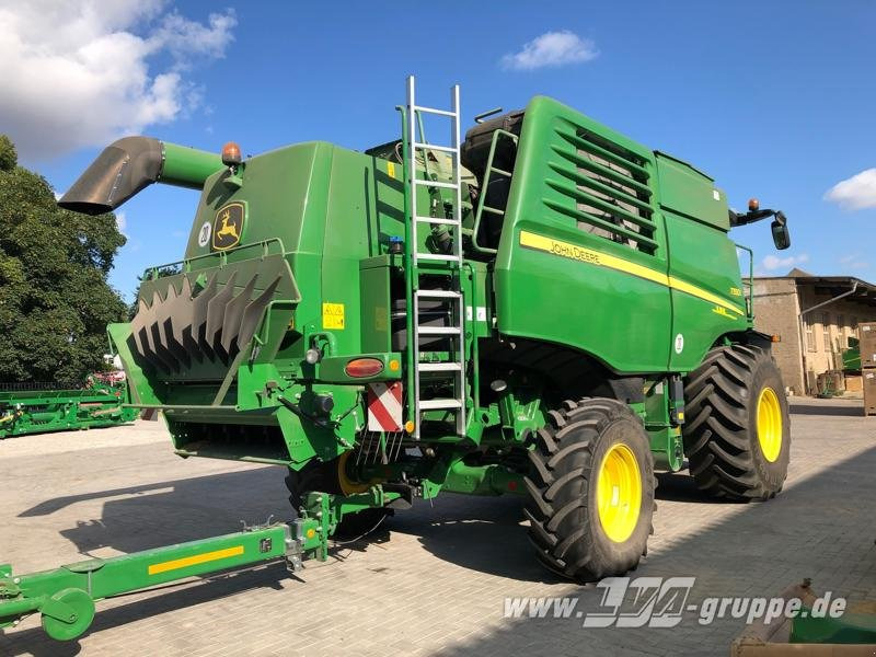 John Deere T550 - Leikkuupuimuri: kuva John Deere T550 - Leikkuupuimuri John Deere T550 - Leikkuupuimuri: kuva John Deere T550 - Leikkuupuimuri