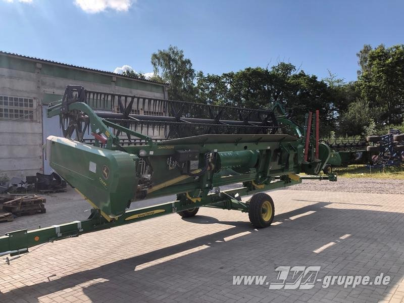 John Deere T550 - Leikkuupuimuri: kuva John Deere T550 - Leikkuupuimuri John Deere T550 - Leikkuupuimuri: kuva John Deere T550 - Leikkuupuimuri
