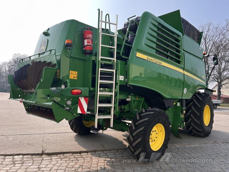 John Deere T660 - Leikkuupuimuri: kuva John Deere T660 - Leikkuupuimuri John Deere T660 - Leikkuupuimuri: kuva John Deere T660 - Leikkuupuimuri