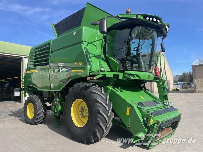 John Deere T670 i - Leikkuupuimuri: kuva John Deere T670 i - Leikkuupuimuri John Deere T670 i - Leikkuupuimuri: kuva John Deere T670 i - Leikkuupuimuri