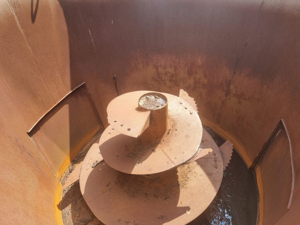 FRASTO Tornado feedwagon 12 m3 - Seosrehuvaunu: kuva FRASTO Tornado feedwagon 12 m3 - Seosrehuvaunu FRASTO Tornado feedwagon 12 m3 - Seosrehuvaunu: kuva FRASTO Tornado feedwagon 12 m3 - Seosrehuvaunu