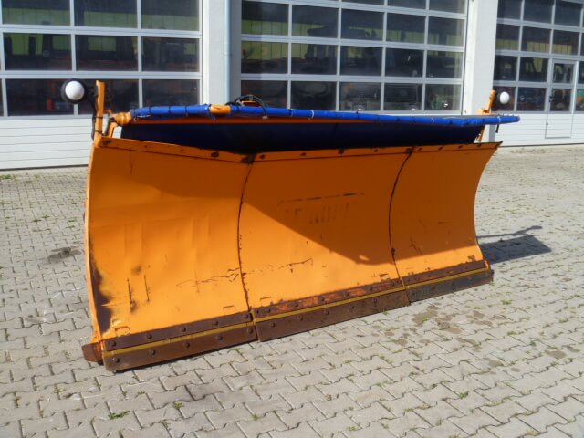 Unimog Schneepflug - Schneeschild Schmidt M30.3 - Lumiaura: kuva Unimog Schneepflug - Schneeschild Schmidt M30.3 - Lumiaura Unimog Schneepflug - Schneeschild Schmidt M30.3 - Lumiaura: kuva Unimog Schneepflug - Schneeschild Schmidt M30.3 - Lumiaura