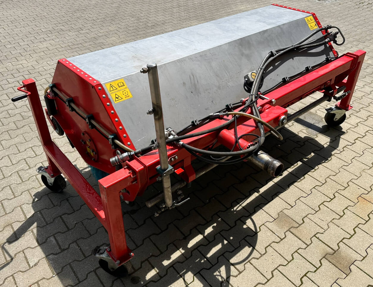 Unimog Tunnelwaschbürste Dücker TWA21 - Harjakone: kuva Unimog Tunnelwaschbürste Dücker TWA21 - Harjakone Unimog Tunnelwaschbürste Dücker TWA21 - Harjakone: kuva Unimog Tunnelwaschbürste Dücker TWA21 - Harjakone