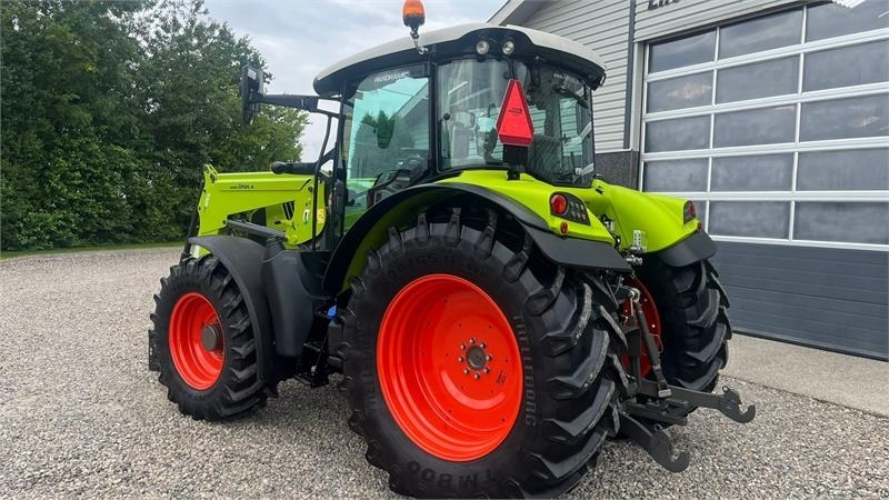 Claas Arion 440 CIS med frontlæsser - Traktori: kuva Claas Arion 440 CIS med frontlæsser - Traktori Claas Arion 440 CIS med frontlæsser - Traktori: kuva Claas Arion 440 CIS med frontlæsser - Traktori