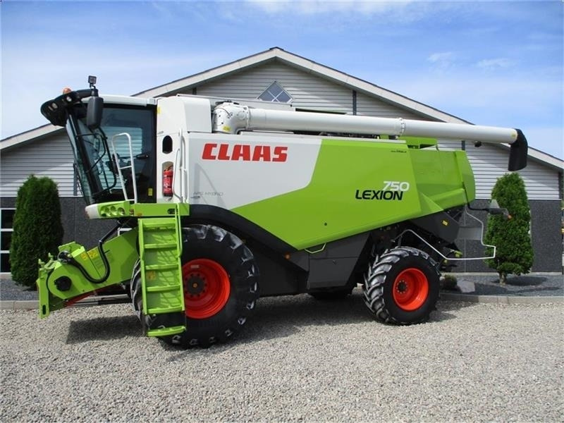 Claas LEXION 750 Gårdmaskine med valgtfrit skærebord V90 - Leikkuupuimuri: kuva Claas LEXION 750 Gårdmaskine med valgtfrit skærebord V90 - Leikkuupuimuri Claas LEXION 750 Gårdmaskine med valgtfrit skærebord V90 - Leikkuupuimuri: kuva Claas LEXION 750 Gårdmaskine med valgtfrit skærebord V90 - Leikkuupuimuri
