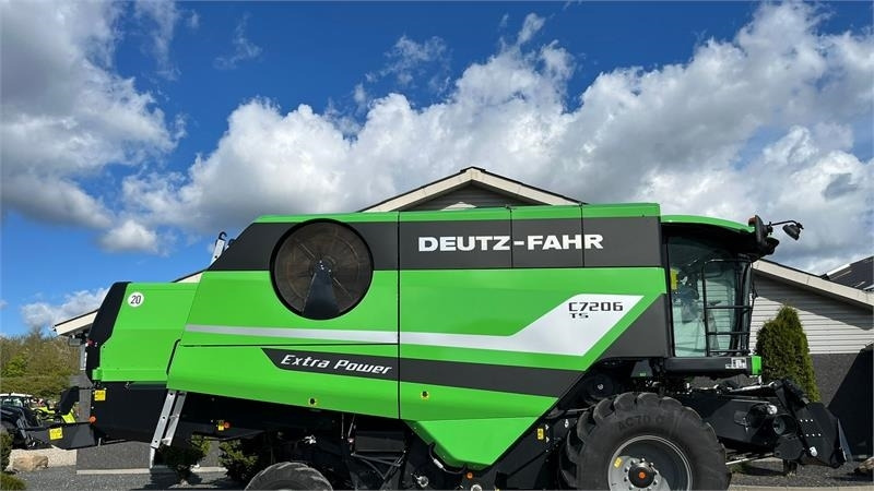 Deutz-fahr C7206 With 24feed - 7.2m header. New and unused Co - Leikkuupuimuri: kuva Deutz-fahr C7206 With 24feed - 7.2m header. New and unused Co - Leikkuupuimuri Deutz-fahr C7206 With 24feed - 7.2m header. New and unused Co - Leikkuupuimuri: kuva Deutz-fahr C7206 With 24feed - 7.2m header. New and unused Co - Leikkuupuimuri