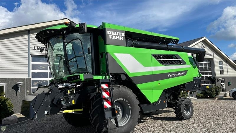 Deutz-fahr C7206 With 24feed - 7.2m header. New and unused Co - Leikkuupuimuri: kuva Deutz-fahr C7206 With 24feed - 7.2m header. New and unused Co - Leikkuupuimuri Deutz-fahr C7206 With 24feed - 7.2m header. New and unused Co - Leikkuupuimuri: kuva Deutz-fahr C7206 With 24feed - 7.2m header. New and unused Co - Leikkuupuimuri