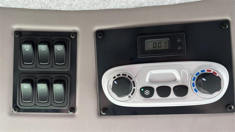 Deutz-fahr C7206 With 24feed - 7.2m header. New and unused Co - Leikkuupuimuri: kuva Deutz-fahr C7206 With 24feed - 7.2m header. New and unused Co - Leikkuupuimuri Deutz-fahr C7206 With 24feed - 7.2m header. New and unused Co - Leikkuupuimuri: kuva Deutz-fahr C7206 With 24feed - 7.2m header. New and unused Co - Leikkuupuimuri