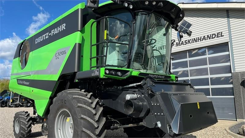 Deutz-fahr C7206 With 24feed - 7.2m header. New and unused Co - Leikkuupuimuri: kuva Deutz-fahr C7206 With 24feed - 7.2m header. New and unused Co - Leikkuupuimuri Deutz-fahr C7206 With 24feed - 7.2m header. New and unused Co - Leikkuupuimuri: kuva Deutz-fahr C7206 With 24feed - 7.2m header. New and unused Co - Leikkuupuimuri