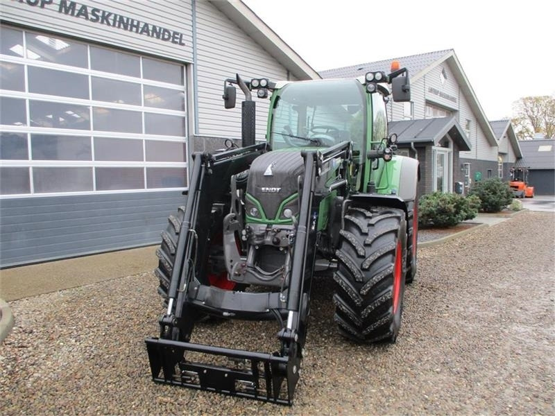 Traktori Fendt 514 Vario med frontlæsser og frontlift: kuva Traktori Fendt 514 Vario med frontlæsser og frontlift