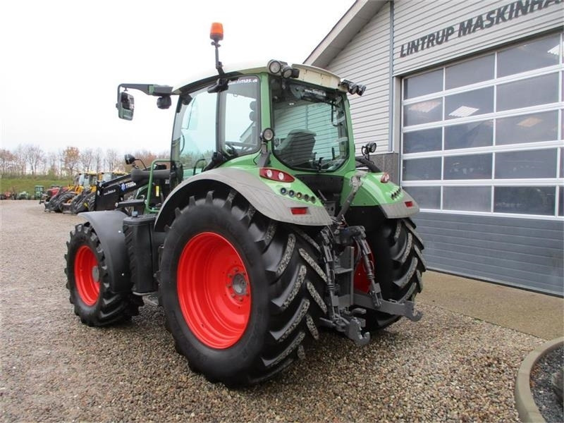 Traktori Fendt 514 Vario med frontlæsser og frontlift: kuva Traktori Fendt 514 Vario med frontlæsser og frontlift