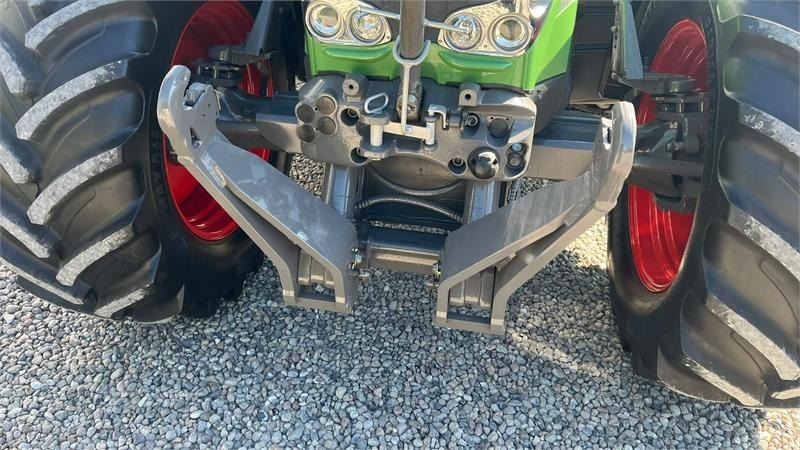 Fendt 828 Profi model. Meget flot traktor med nye fordæ - Traktori: kuva Fendt 828 Profi model. Meget flot traktor med nye fordæ - Traktori Fendt 828 Profi model. Meget flot traktor med nye fordæ - Traktori: kuva Fendt 828 Profi model. Meget flot traktor med nye fordæ - Traktori