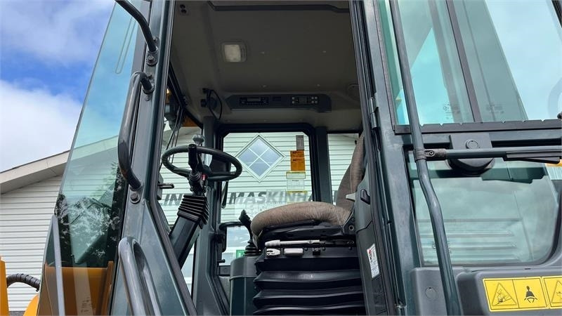 Hyundai 757-9A XTD med lang-arm. En-ejeres maskine med Loc - Pyöräkuormaaja: kuva Hyundai 757-9A XTD med lang-arm. En-ejeres maskine med Loc - Pyöräkuormaaja Hyundai 757-9A XTD med lang-arm. En-ejeres maskine med Loc - Pyöräkuormaaja: kuva Hyundai 757-9A XTD med lang-arm. En-ejeres maskine med Loc - Pyöräkuormaaja