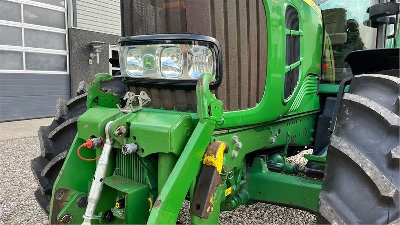 John Deere 6930 AutoPower med frontlift og front PTO - Traktori: kuva John Deere 6930 AutoPower med frontlift og front PTO - Traktori John Deere 6930 AutoPower med frontlift og front PTO - Traktori: kuva John Deere 6930 AutoPower med frontlift og front PTO - Traktori