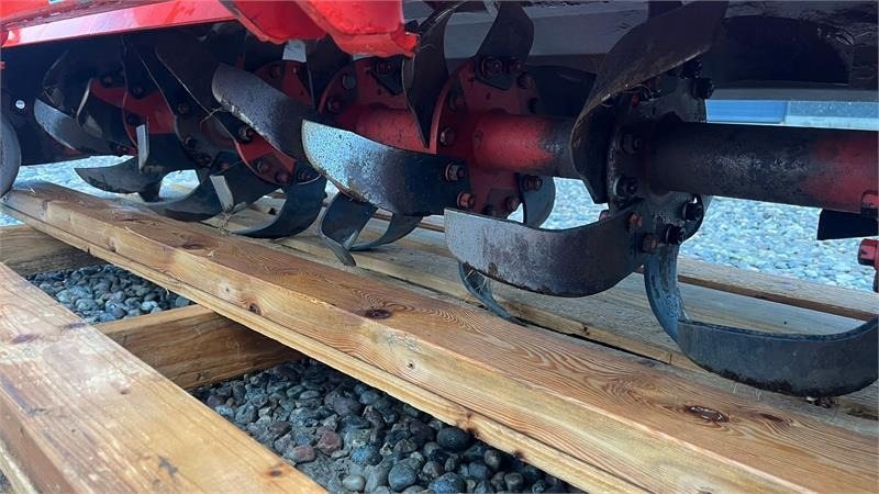 Kuhn EL 62 / 210 Med dybdehjul - Kultivaattori: kuva Kuhn EL 62 / 210 Med dybdehjul - Kultivaattori Kuhn EL 62 / 210 Med dybdehjul - Kultivaattori: kuva Kuhn EL 62 / 210 Med dybdehjul - Kultivaattori