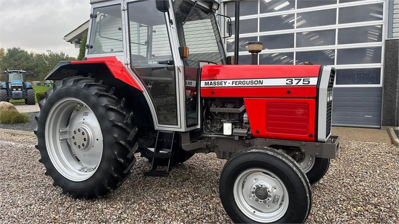 Massey Ferguson 375 DEN ER SOM NY! Hi-Line model med fyldt service  - Traktori: kuva Massey Ferguson 375 DEN ER SOM NY! Hi-Line model med fyldt service  - Traktori Massey Ferguson 375 DEN ER SOM NY! Hi-Line model med fyldt service  - Traktori: kuva Massey Ferguson 375 DEN ER SOM NY! Hi-Line model med fyldt service  - Traktori