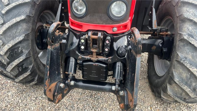 Massey Ferguson 6490 Dyna 6 med frontlift - Traktori: kuva Massey Ferguson 6490 Dyna 6 med frontlift - Traktori Massey Ferguson 6490 Dyna 6 med frontlift - Traktori: kuva Massey Ferguson 6490 Dyna 6 med frontlift - Traktori