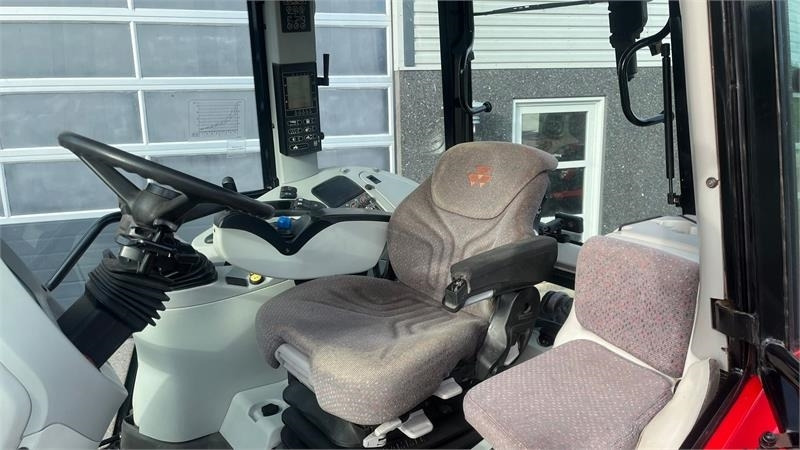 Traktori Massey Ferguson 6499 Dynashift med frontlift og frontpto: kuva Traktori Massey Ferguson 6499 Dynashift med frontlift og frontpto Traktori Massey Ferguson 6499 Dynashift med frontlift og frontpto: kuva Traktori Massey Ferguson 6499 Dynashift med frontlift og frontpto