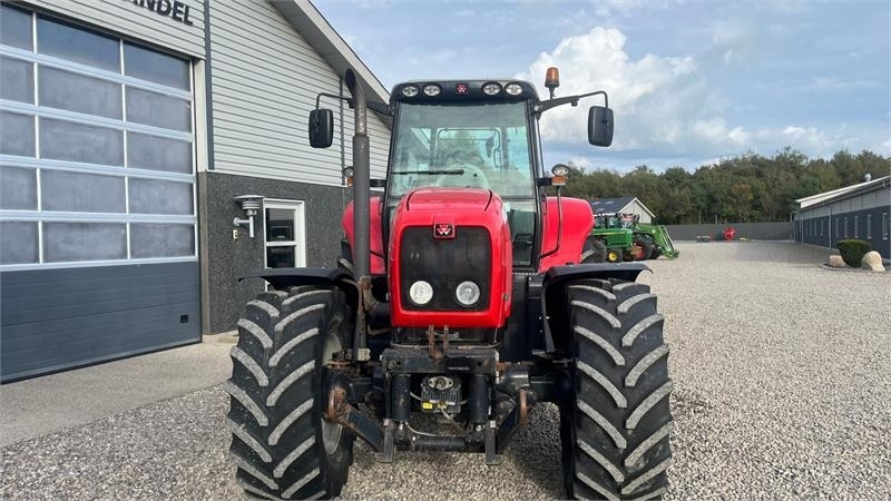 Traktori Massey Ferguson 6499 Dynashift med frontlift og frontpto: kuva Traktori Massey Ferguson 6499 Dynashift med frontlift og frontpto Traktori Massey Ferguson 6499 Dynashift med frontlift og frontpto: kuva Traktori Massey Ferguson 6499 Dynashift med frontlift og frontpto
