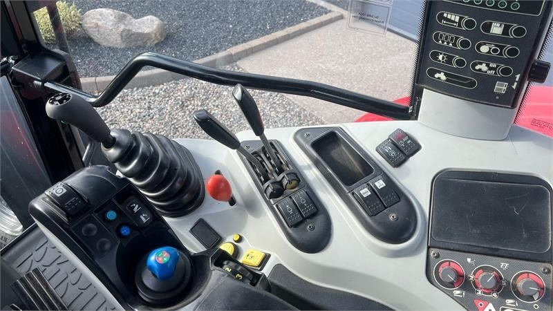 Traktori Massey Ferguson 6499 Dynashift med frontlift og frontpto: kuva Traktori Massey Ferguson 6499 Dynashift med frontlift og frontpto Traktori Massey Ferguson 6499 Dynashift med frontlift og frontpto: kuva Traktori Massey Ferguson 6499 Dynashift med frontlift og frontpto