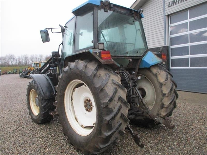 New Holland 7740 SLE Turbo Med frontlæsser og frontlift. - Traktori: kuva New Holland 7740 SLE Turbo Med frontlæsser og frontlift. - Traktori New Holland 7740 SLE Turbo Med frontlæsser og frontlift. - Traktori: kuva New Holland 7740 SLE Turbo Med frontlæsser og frontlift. - Traktori