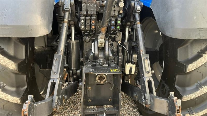 New Holland T7.315 HD med frontlift og front PTO. - Traktori: kuva New Holland T7.315 HD med frontlift og front PTO. - Traktori New Holland T7.315 HD med frontlift og front PTO. - Traktori: kuva New Holland T7.315 HD med frontlift og front PTO. - Traktori