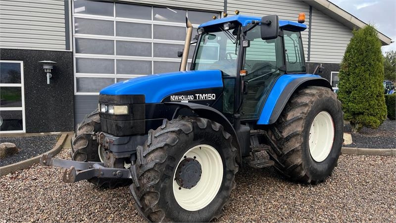 New Holland TM150 Med frontlift - Traktori: kuva New Holland TM150 Med frontlift - Traktori New Holland TM150 Med frontlift - Traktori: kuva New Holland TM150 Med frontlift - Traktori