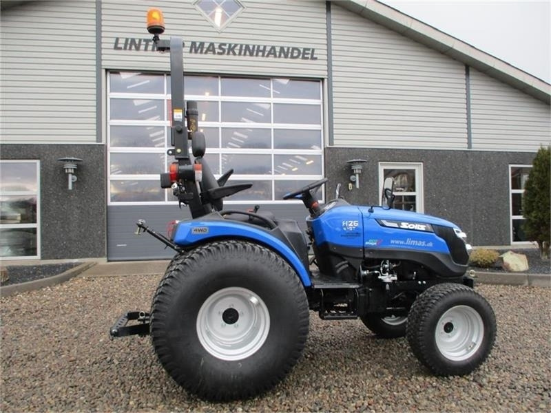 Traktori Solis 26 HST Hydrostat Turf hjul.: kuva Traktori Solis 26 HST Hydrostat Turf hjul.