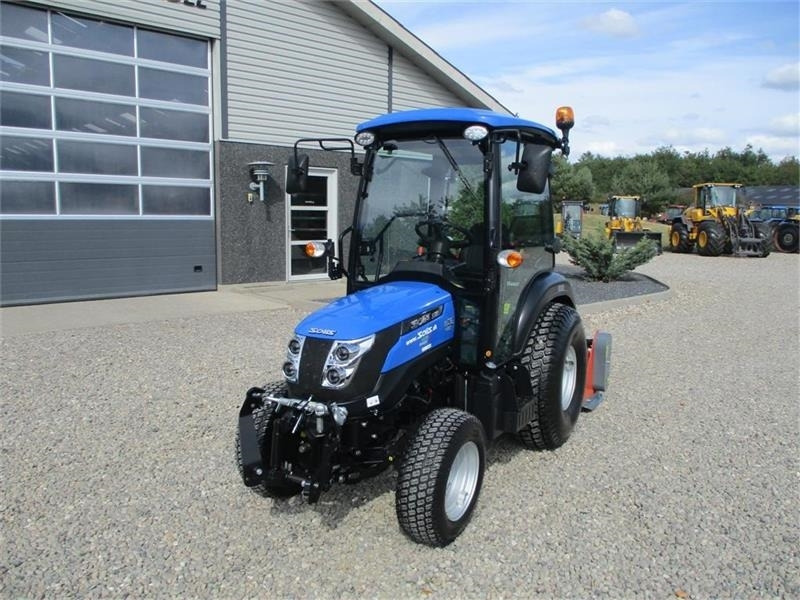 Solis 26 HST Med kabine, Turf dæk og frontlift samt fron - Traktori: kuva Solis 26 HST Med kabine, Turf dæk og frontlift samt fron - Traktori Solis 26 HST Med kabine, Turf dæk og frontlift samt fron - Traktori: kuva Solis 26 HST Med kabine, Turf dæk og frontlift samt fron - Traktori