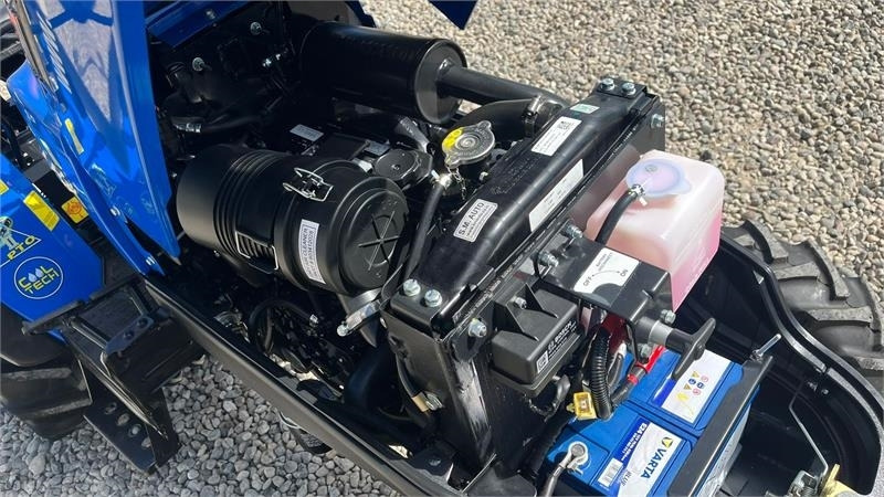 Kunnan traktori Solis S26 6+2 Gearmaskine med Servostyring og brede trak: kuva Kunnan traktori Solis S26 6+2 Gearmaskine med Servostyring og brede trak