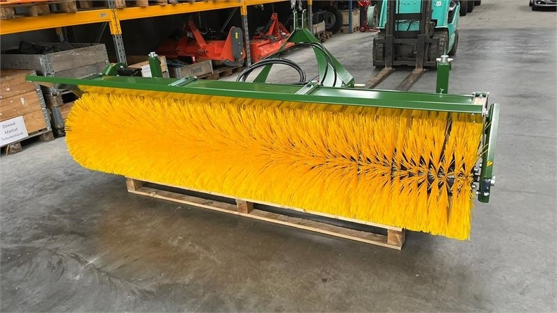 Thyregod TK 2800 med nylon børster og hydraulisk sving. bre - Harjakone: kuva Thyregod TK 2800 med nylon børster og hydraulisk sving. bre - Harjakone Thyregod TK 2800 med nylon børster og hydraulisk sving. bre - Harjakone: kuva Thyregod TK 2800 med nylon børster og hydraulisk sving. bre - Harjakone