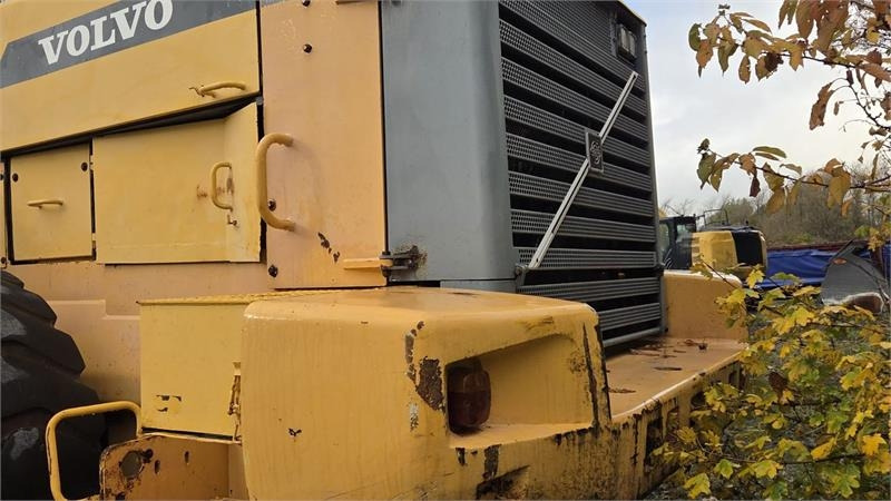 Volvo 330D med skovl  - Pyöräkuormaaja: kuva Volvo 330D med skovl  - Pyöräkuormaaja Volvo 330D med skovl  - Pyöräkuormaaja: kuva Volvo 330D med skovl  - Pyöräkuormaaja
