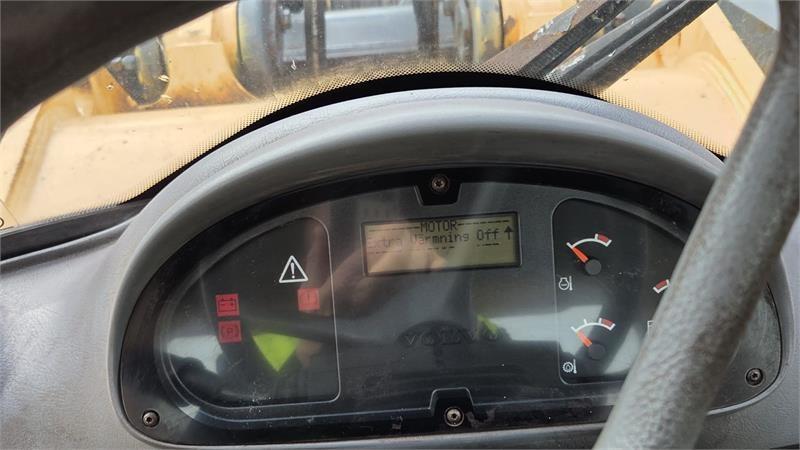 Volvo 330D med skovl  - Pyöräkuormaaja: kuva Volvo 330D med skovl  - Pyöräkuormaaja Volvo 330D med skovl  - Pyöräkuormaaja: kuva Volvo 330D med skovl  - Pyöräkuormaaja