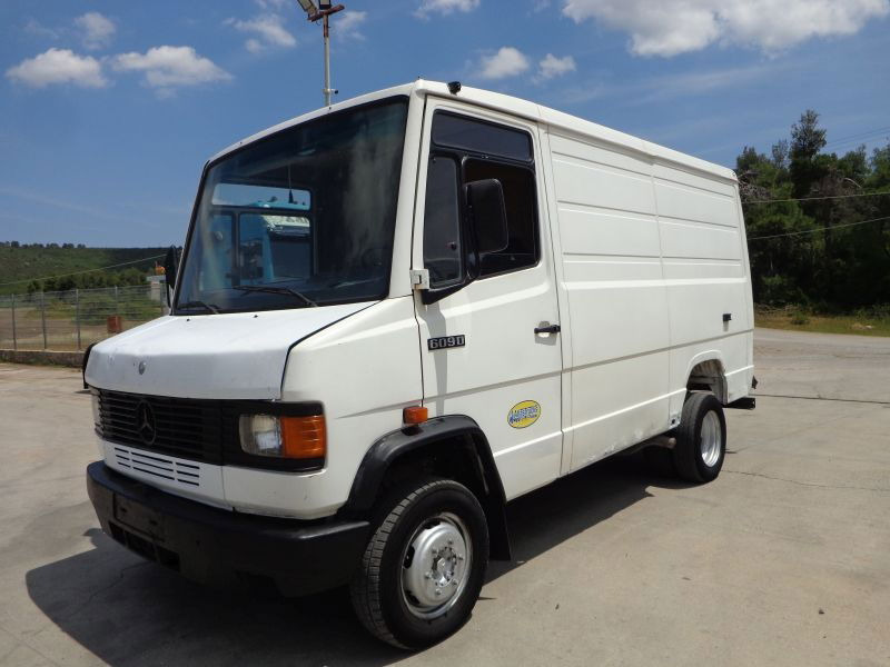 Mercedes-Benz Sprinter Mercedes Benz 609D - Pakettiauto: kuva Mercedes-Benz Sprinter Mercedes Benz 609D - Pakettiauto Mercedes-Benz Sprinter Mercedes Benz 609D - Pakettiauto: kuva Mercedes-Benz Sprinter Mercedes Benz 609D - Pakettiauto
