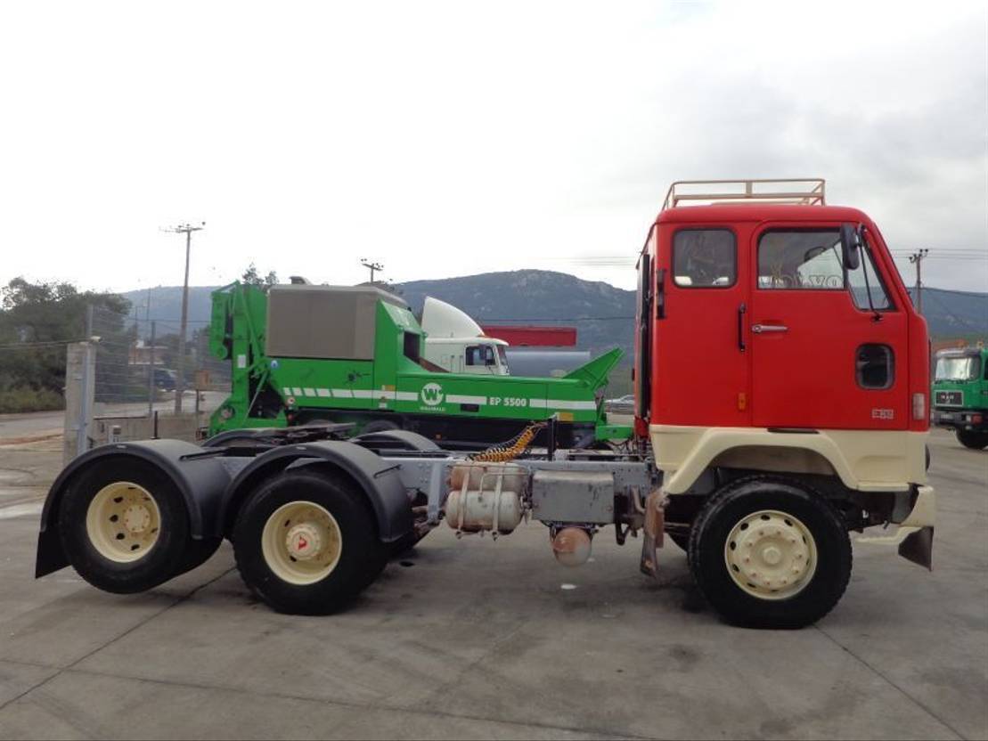 Vetopöytäauto Volvo F 89 VOLVO F89 (6X2): kuva Vetopöytäauto Volvo F 89 VOLVO F89 (6X2)