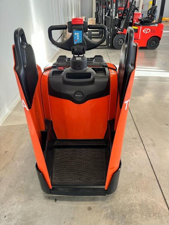 Toyota 10545 LPE200 - Haarukkavaunu: kuva Toyota 10545 LPE200 - Haarukkavaunu Toyota 10545 LPE200 - Haarukkavaunu: kuva Toyota 10545 LPE200 - Haarukkavaunu