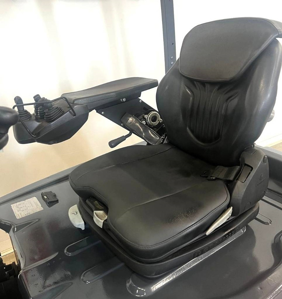 Toyota 10941 8FBE18T - Sähkötrukki: kuva Toyota 10941 8FBE18T - Sähkötrukki Toyota 10941 8FBE18T - Sähkötrukki: kuva Toyota 10941 8FBE18T - Sähkötrukki