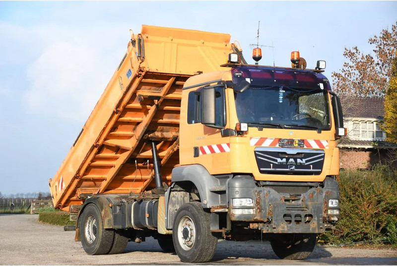 MAN TGS 18.320 AK!!4X4!! KIPPER MEILLER!!KOMMUNAL LKW!!KLIMA - Kippiauto kuorma-auto: kuva MAN TGS 18.320 AK!!4X4!! KIPPER MEILLER!!KOMMUNAL LKW!!KLIMA - Kippiauto kuorma-auto MAN TGS 18.320 AK!!4X4!! KIPPER MEILLER!!KOMMUNAL LKW!!KLIMA - Kippiauto kuorma-auto: kuva MAN TGS 18.320 AK!!4X4!! KIPPER MEILLER!!KOMMUNAL LKW!!KLIMA - Kippiauto kuorma-auto