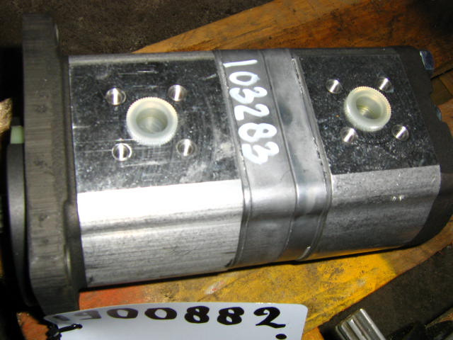 Bosch 510565356 - - Hydraulisen tehostimen pumppu - Rakennuskoneet: kuva Bosch 510565356 - - Hydraulisen tehostimen pumppu - Rakennuskoneet Bosch 510565356 - - Hydraulisen tehostimen pumppu - Rakennuskoneet: kuva Bosch 510565356 - - Hydraulisen tehostimen pumppu - Rakennuskoneet