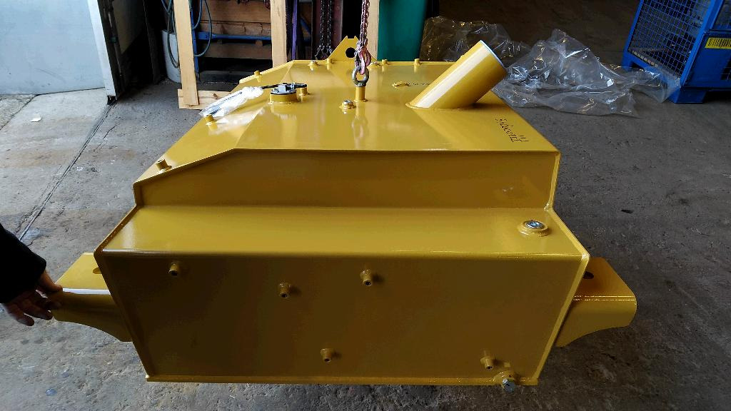 Caterpillar 4362430 - Polttoainetankki - Rakennuskoneet: kuva Caterpillar 4362430 - Polttoainetankki - Rakennuskoneet Caterpillar 4362430 - Polttoainetankki - Rakennuskoneet: kuva Caterpillar 4362430 - Polttoainetankki - Rakennuskoneet