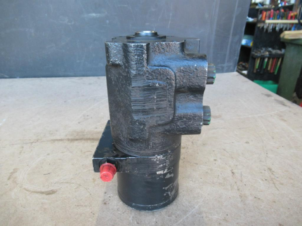 Char-Lynn X2333217002 - - Hydraulimoottori - Rakennuskoneet: kuva Char-Lynn X2333217002 - - Hydraulimoottori - Rakennuskoneet Char-Lynn X2333217002 - - Hydraulimoottori - Rakennuskoneet: kuva Char-Lynn X2333217002 - - Hydraulimoottori - Rakennuskoneet