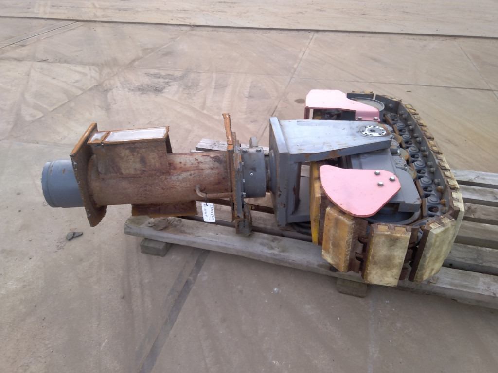 Dynapac PL1000F - - Telaston osat - Rakennuskoneet: kuva Dynapac PL1000F - - Telaston osat - Rakennuskoneet Dynapac PL1000F - - Telaston osat - Rakennuskoneet: kuva Dynapac PL1000F - - Telaston osat - Rakennuskoneet