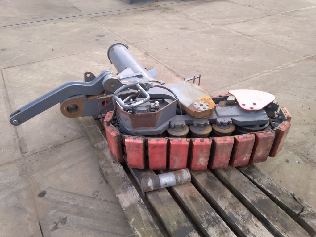 Dynapac PL1000F - - Telaston osat - Rakennuskoneet: kuva Dynapac PL1000F - - Telaston osat - Rakennuskoneet Dynapac PL1000F - - Telaston osat - Rakennuskoneet: kuva Dynapac PL1000F - - Telaston osat - Rakennuskoneet