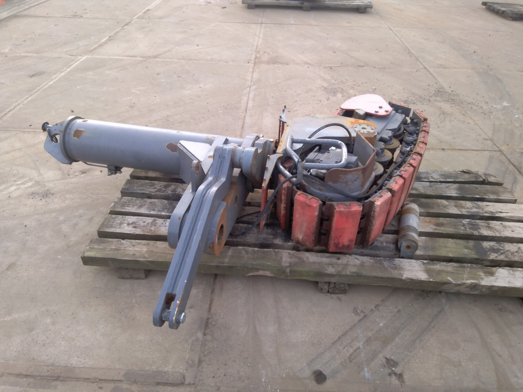 Dynapac PL1000F - - Telaston osat - Rakennuskoneet: kuva Dynapac PL1000F - - Telaston osat - Rakennuskoneet Dynapac PL1000F - - Telaston osat - Rakennuskoneet: kuva Dynapac PL1000F - - Telaston osat - Rakennuskoneet