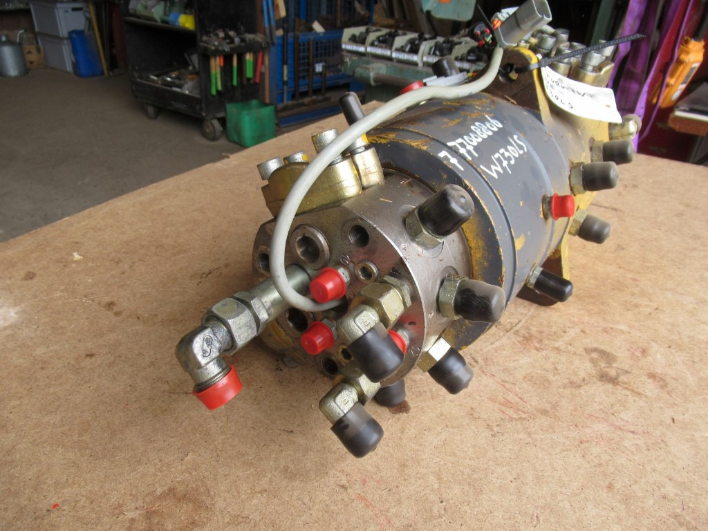 Furukawa W730LS - - Hydrauliikka - Rakennuskoneet: kuva Furukawa W730LS - - Hydrauliikka - Rakennuskoneet Furukawa W730LS - - Hydrauliikka - Rakennuskoneet: kuva Furukawa W730LS - - Hydrauliikka - Rakennuskoneet