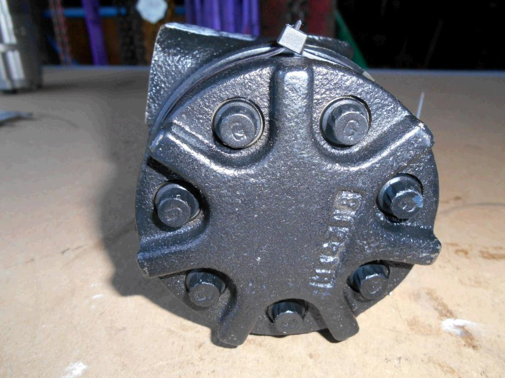 New Holland 4403248 - Hydraulimoottori - Rakennuskoneet: kuva New Holland 4403248 - Hydraulimoottori - Rakennuskoneet New Holland 4403248 - Hydraulimoottori - Rakennuskoneet: kuva New Holland 4403248 - Hydraulimoottori - Rakennuskoneet