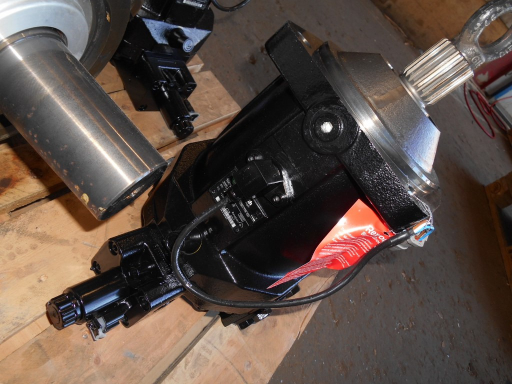 New Holland 84345391 - Hydraulimoottori - Rakennuskoneet: kuva New Holland 84345391 - Hydraulimoottori - Rakennuskoneet New Holland 84345391 - Hydraulimoottori - Rakennuskoneet: kuva New Holland 84345391 - Hydraulimoottori - Rakennuskoneet