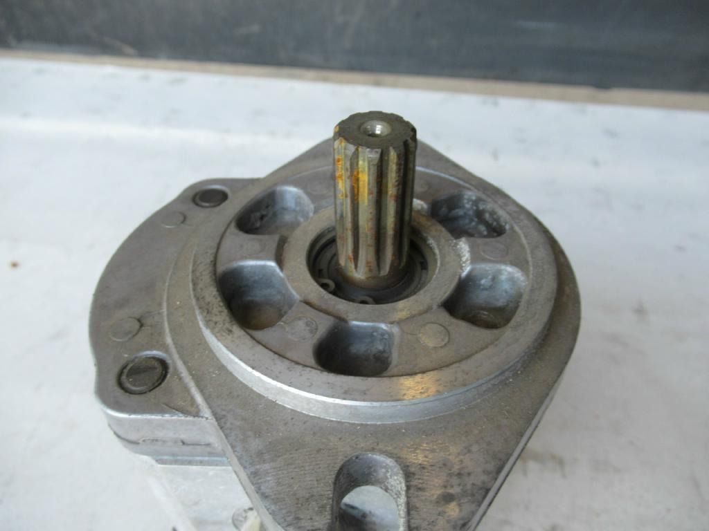 Zexel 87337079 - - Hydraulisen tehostimen pumppu - Rakennuskoneet: kuva Zexel 87337079 - - Hydraulisen tehostimen pumppu - Rakennuskoneet Zexel 87337079 - - Hydraulisen tehostimen pumppu - Rakennuskoneet: kuva Zexel 87337079 - - Hydraulisen tehostimen pumppu - Rakennuskoneet